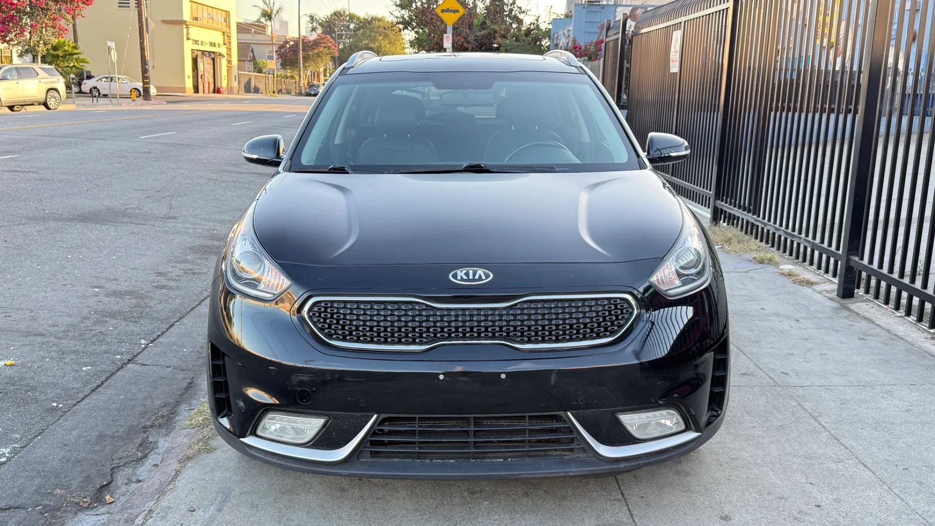 kia niro 2017 KNDCE3LC7H5047725 image kia niro 2017 KNDCE3LC7H5047725 image