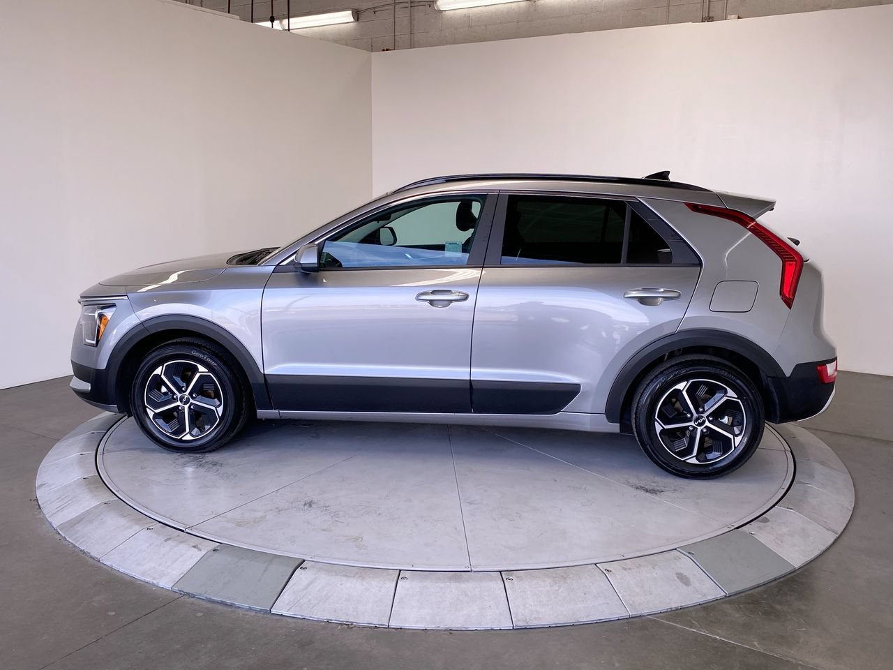 kia niro 2025 KNDCP3LE4S5305993 image kia niro 2025 KNDCP3LE4S5305993 image
