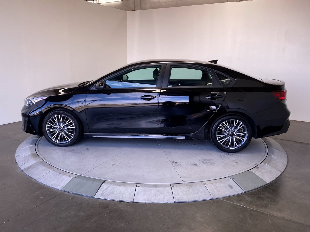 kia forte 2023 3KPF54AD0PE660660 image kia forte 2023 3KPF54AD0PE660660 image