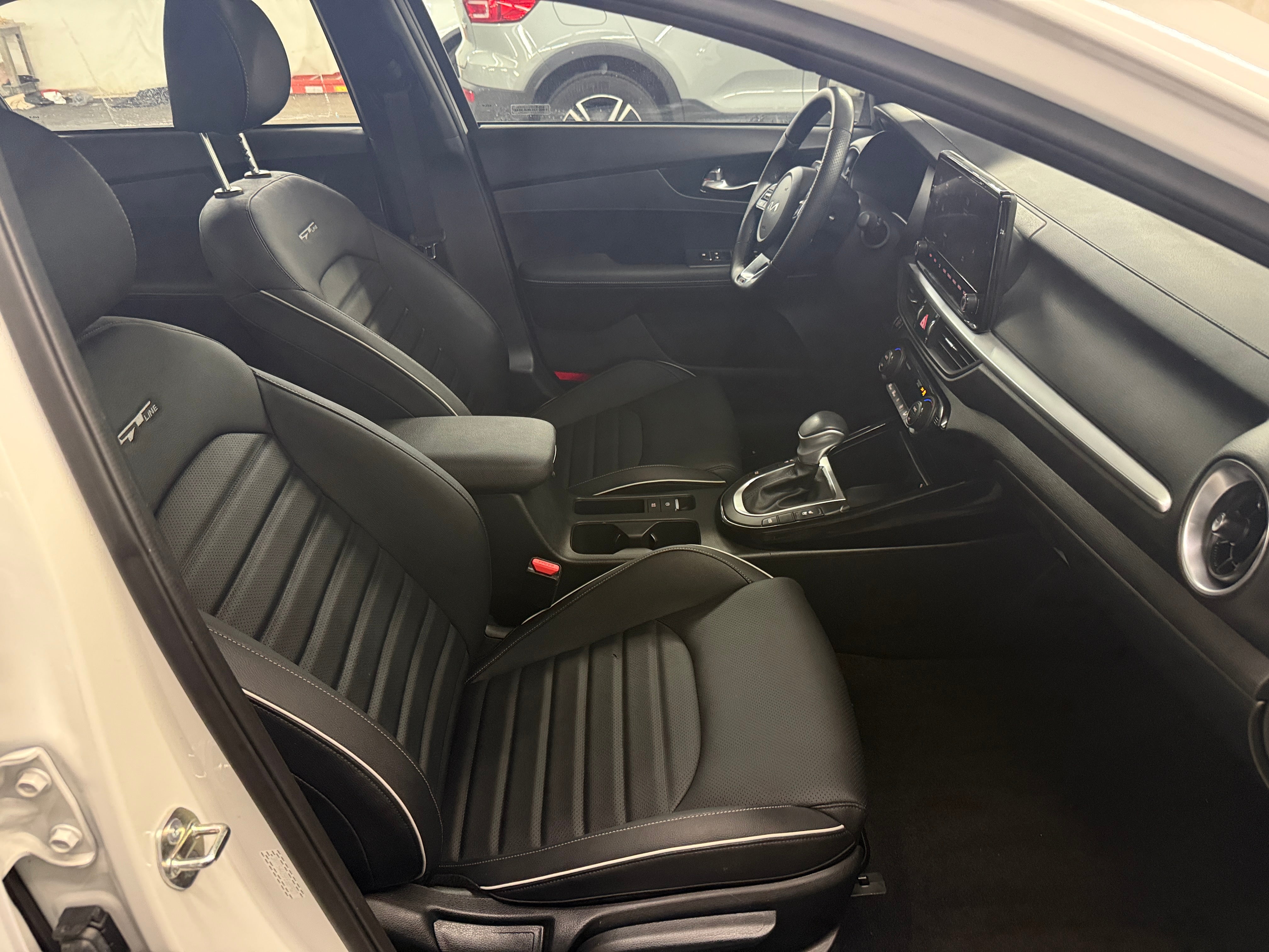 kia forte 2023 3KPF54AD5PE689927 image kia forte 2023 3KPF54AD5PE689927 image