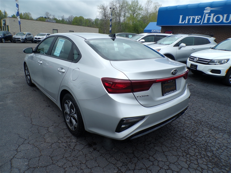 kia forte 2021 3KPF24AD8ME337106 image kia forte 2021 3KPF24AD8ME337106 image