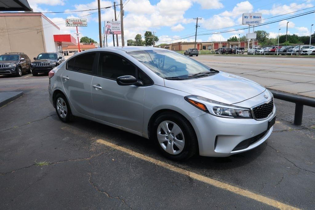 kia forte 2017 3KPFK4A76HE075215 image kia forte 2017 3KPFK4A76HE075215 image