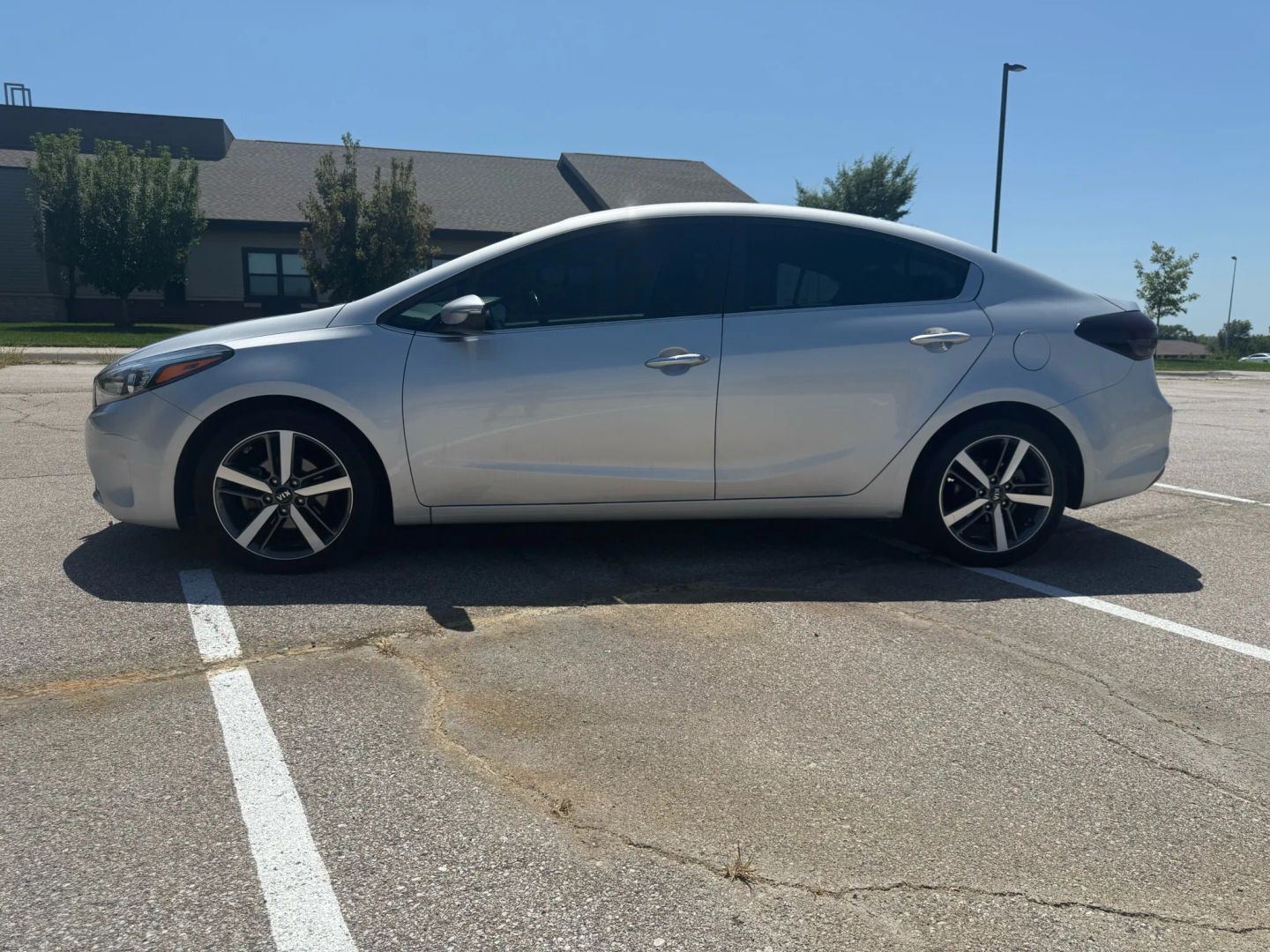 kia forte 2017 3KPFL4A8XHE112420 image kia forte 2017 3KPFL4A8XHE112420 image