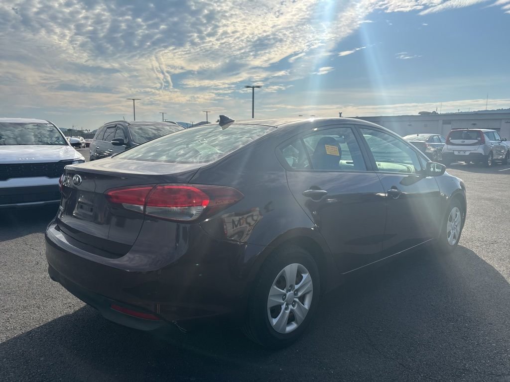 kia forte 2017 3KPFK4A71HE079527 image kia forte 2017 3KPFK4A71HE079527 image