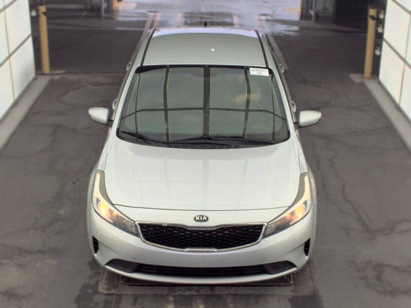 kia forte 2017 3KPFK4A7XHE050494 image kia forte 2017 3KPFK4A7XHE050494 image