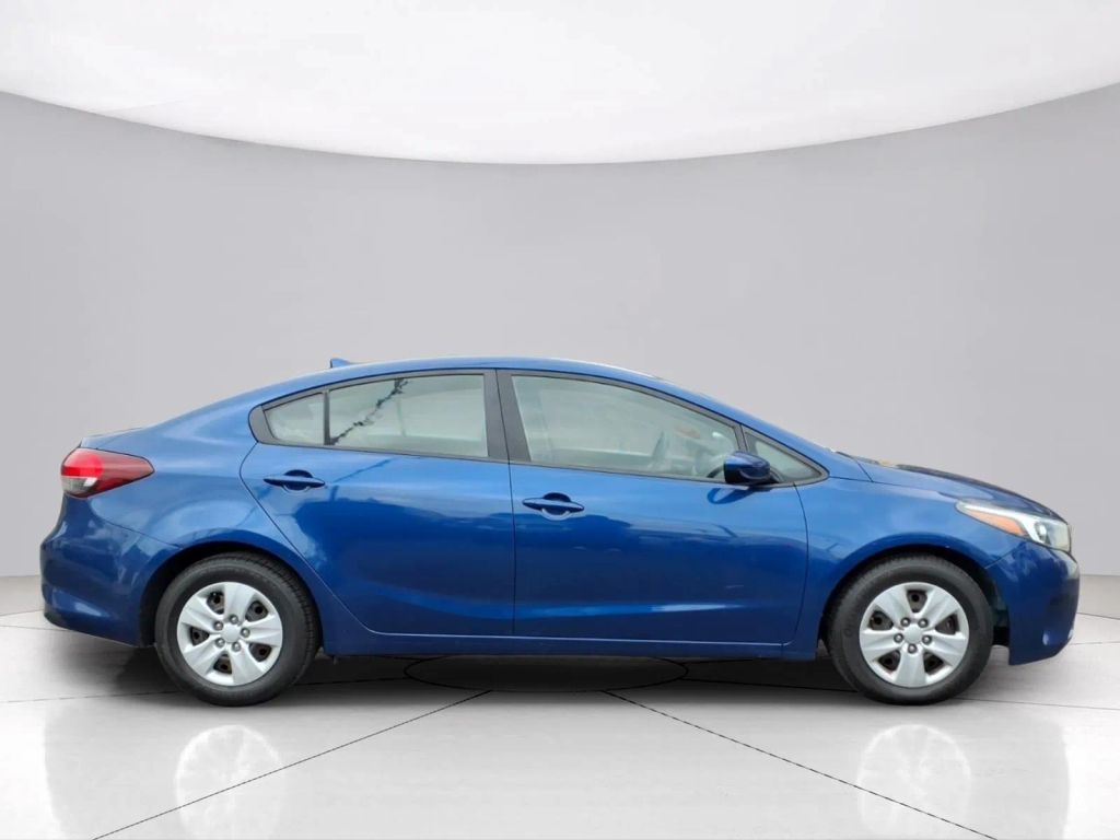 kia forte 2017 3KPFK4A72HE108677 image kia forte 2017 3KPFK4A72HE108677 image