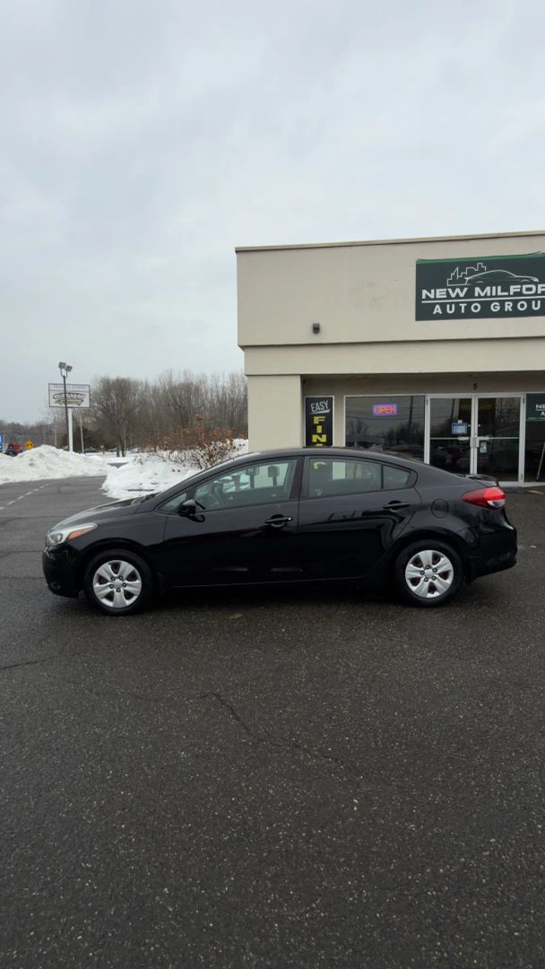 kia forte 2017 3KPFK4A77HE029165 image kia forte 2017 3KPFK4A77HE029165 image