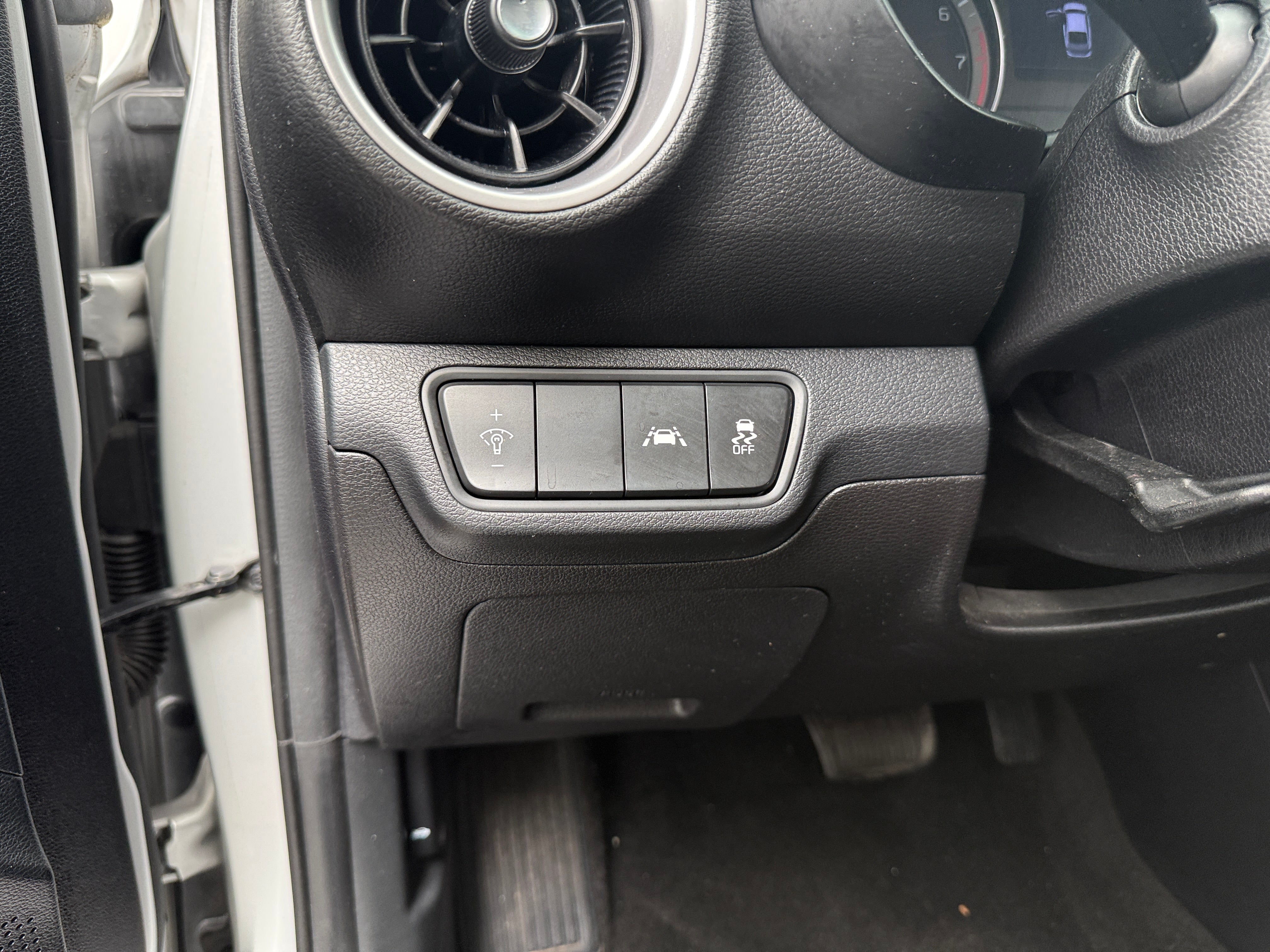 kia forte 2019 3KPF24AD2KE079498 image kia forte 2019 3KPF24AD2KE079498 image