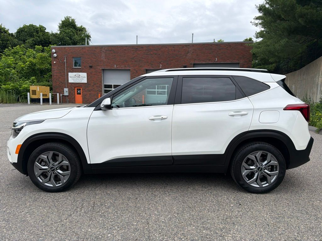 kia seltos 2024 KNDEUCAA7R7509624 image kia seltos 2024 KNDEUCAA7R7509624 image
