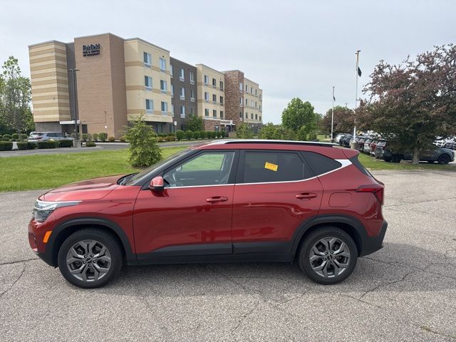 kia seltos 2024 KNDEUCAA7R7549184 image kia seltos 2024 KNDEUCAA7R7549184 image