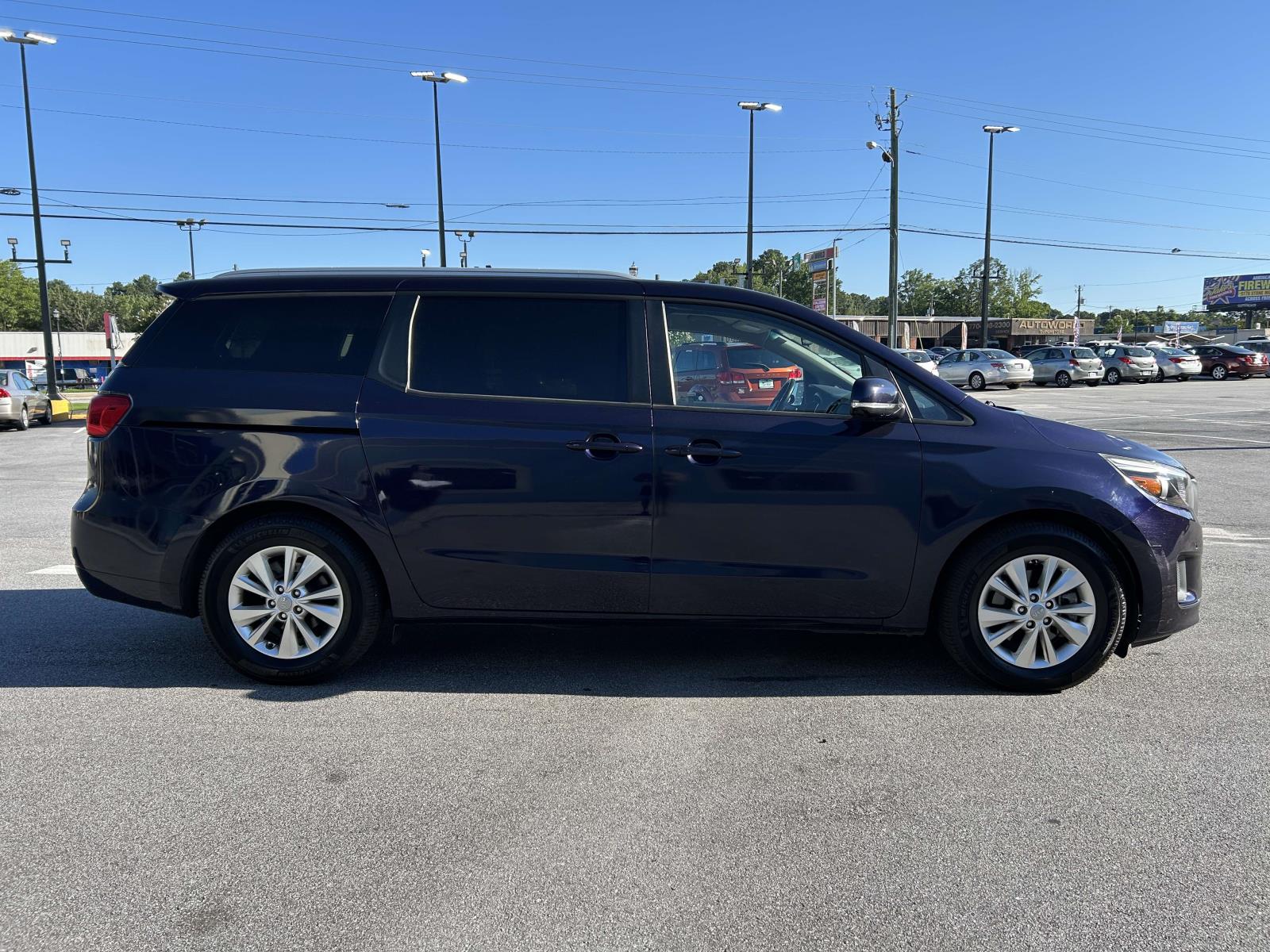kia sedona 2018 KNDMB5C19J6401218 image kia sedona 2018 KNDMB5C19J6401218 image