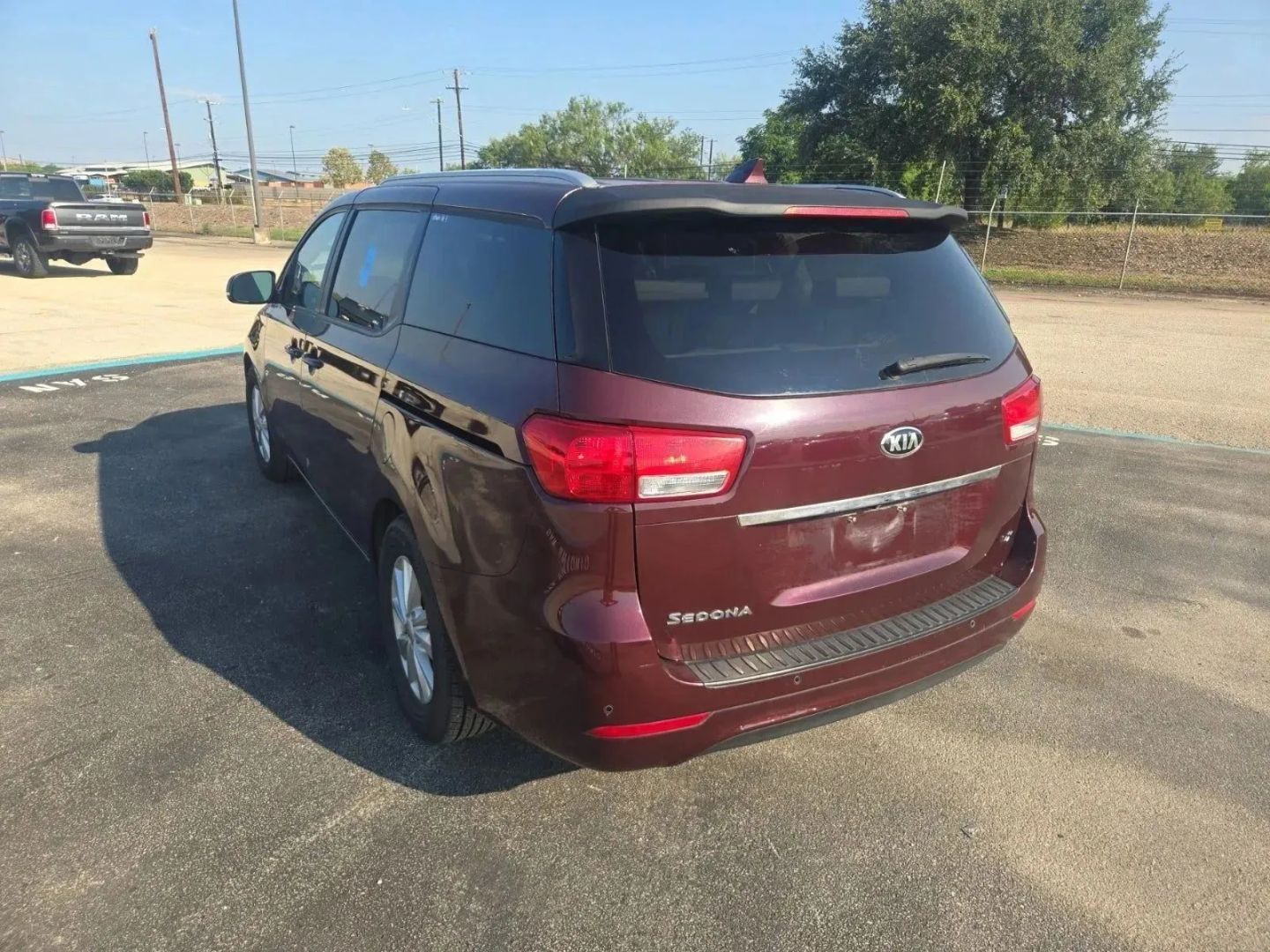 kia sedona 2018 KNDMB5C14J6397126 image kia sedona 2018 KNDMB5C14J6397126 image