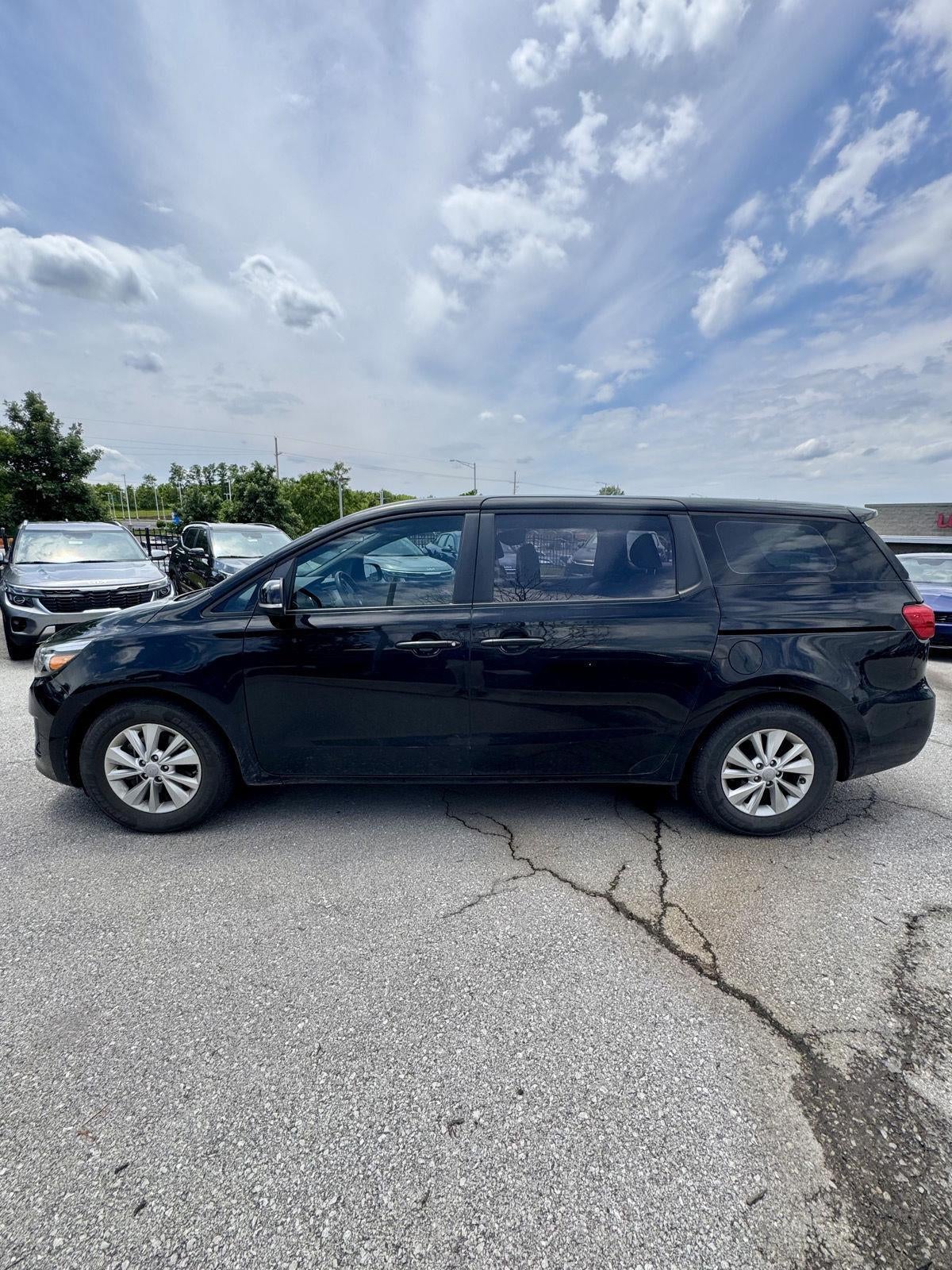 kia sedona 2017 KNDMA5C14H6258952 image kia sedona 2017 KNDMA5C14H6258952 image
