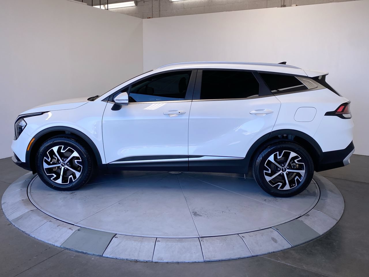 kia sportage 2023 KNDPVCAG3P7041933 image