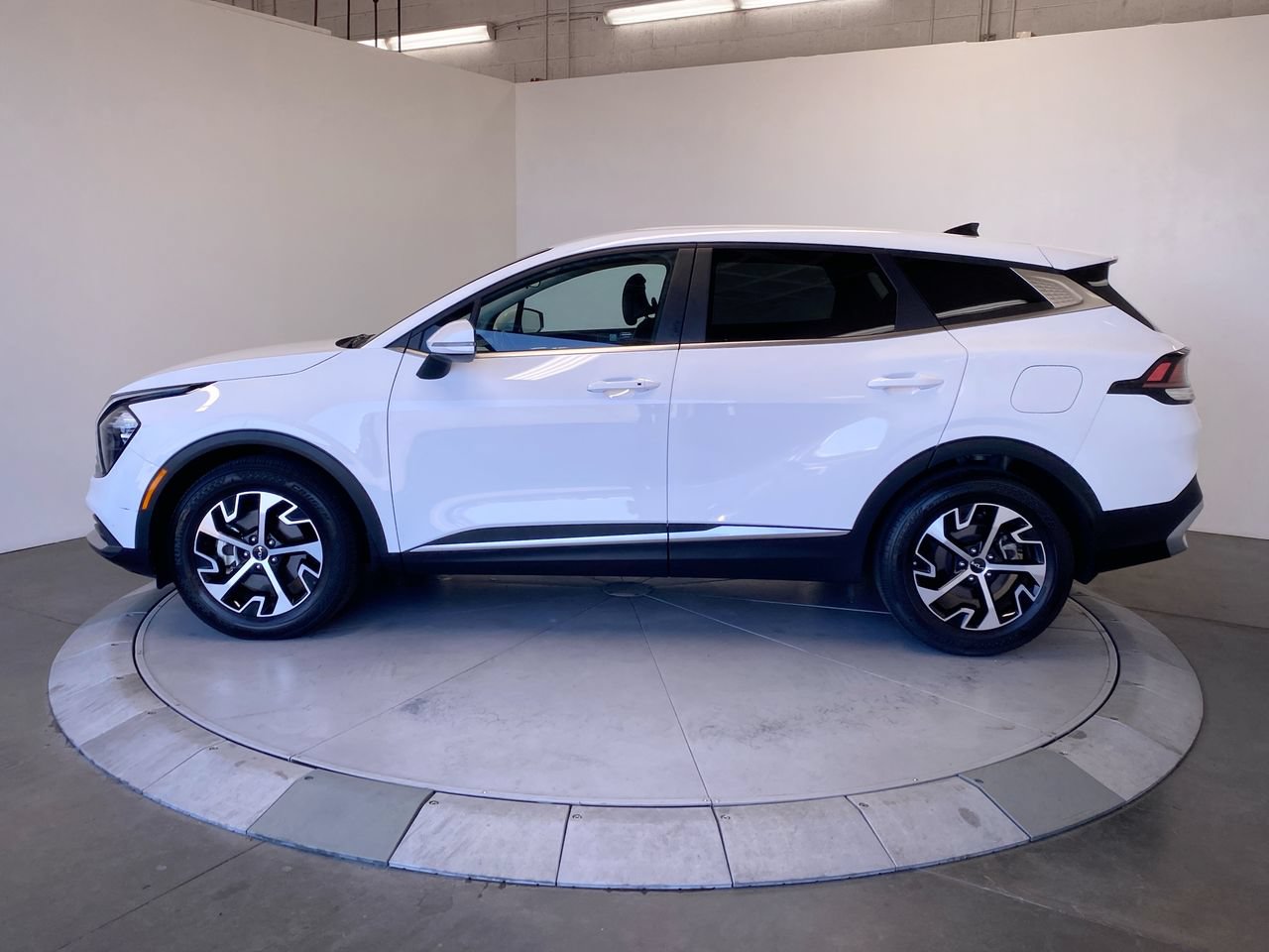 kia sportage 2023 5XYK33AF2PG136154 image kia sportage 2023 5XYK33AF2PG136154 image