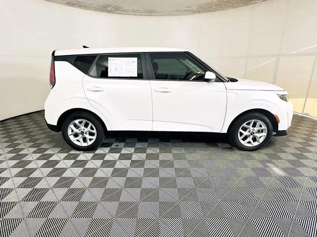 kia soul 2023 KNDJ23AU7P7862683 image kia soul 2023 KNDJ23AU7P7862683 image