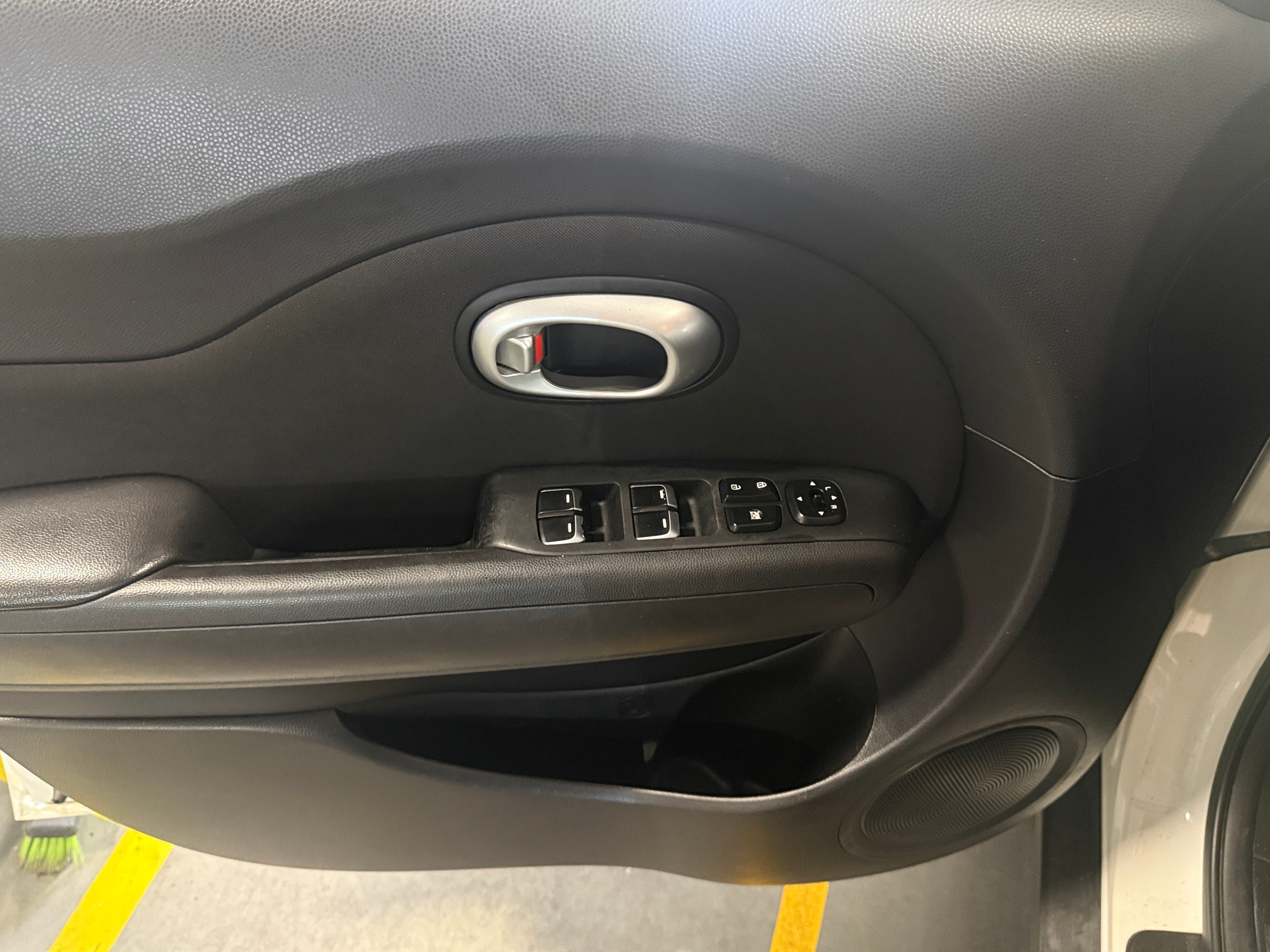 kia soul 2019 KNDJN2A2XK7671090 image kia soul 2019 KNDJN2A2XK7671090 image