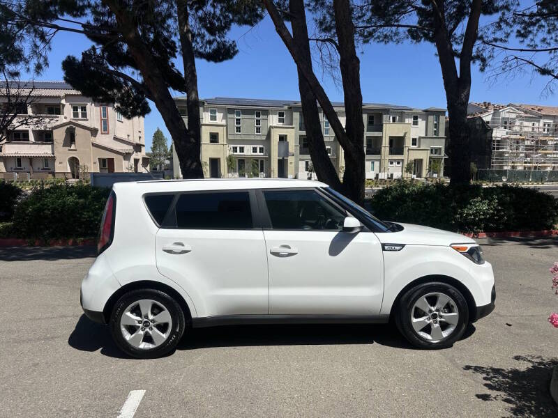 kia soul 2018 KNDJN2A22J7605941 image kia soul 2018 KNDJN2A22J7605941 image