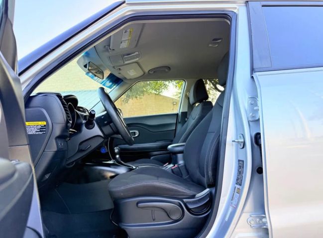 kia soul 2018 KNDJN2A22J7574948 image kia soul 2018 KNDJN2A22J7574948 image