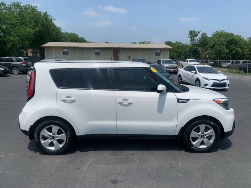 kia soul 2018 KNDJN2A23J7608590 image kia soul 2018 KNDJN2A23J7608590 image