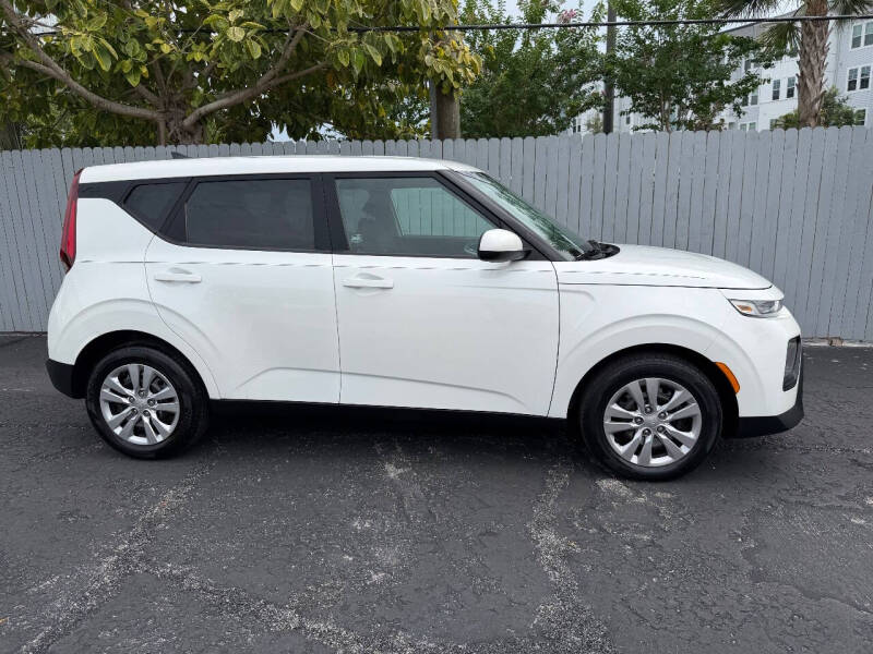 kia soul 2021 KNDJ23AU2M7144129 image kia soul 2021 KNDJ23AU2M7144129 image