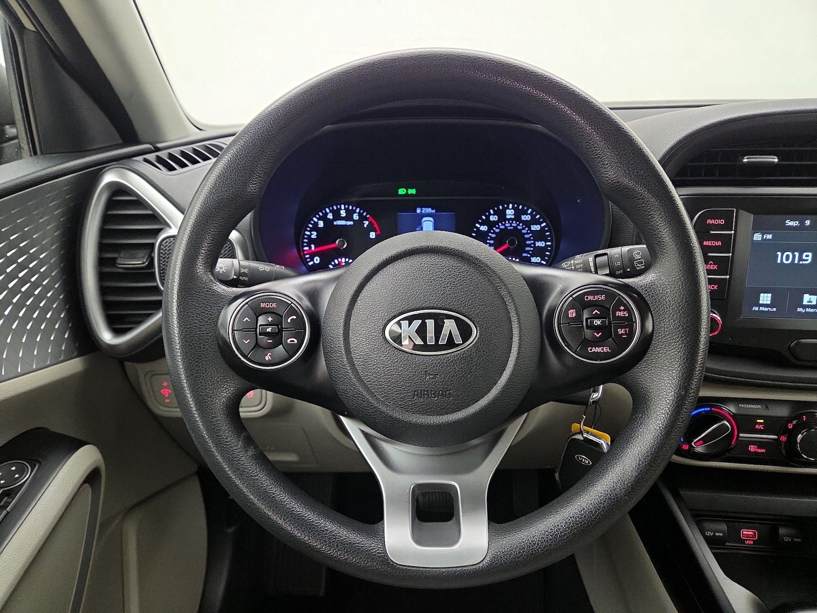 kia soul 2020 KNDJ23AU8L7003810 image kia soul 2020 KNDJ23AU8L7003810 image
