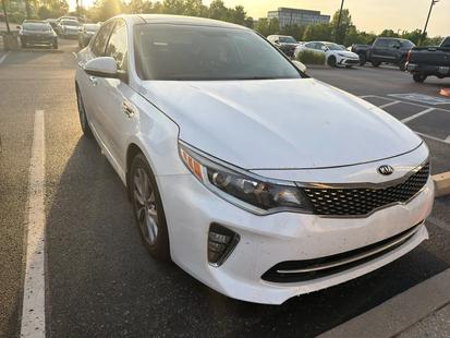 kia optima 2018 5XXGT4L30JG241740 image kia optima 2018 5XXGT4L30JG241740 image