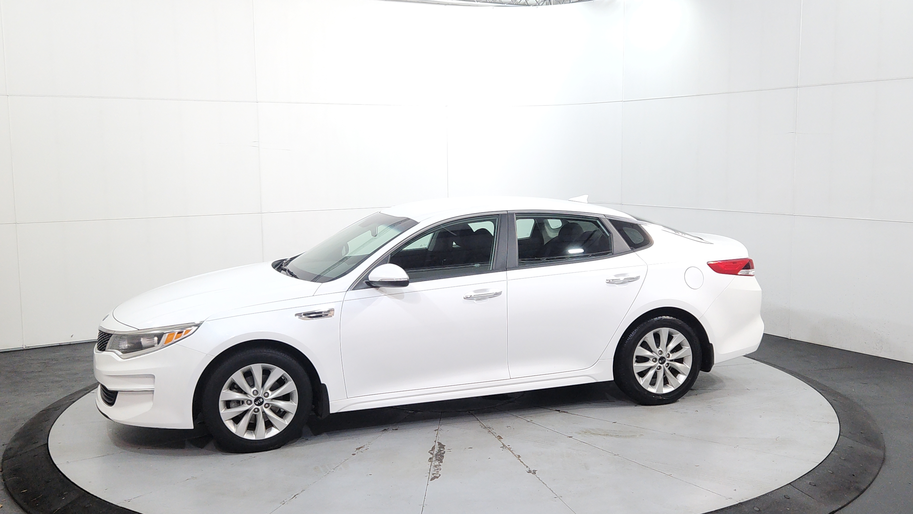 kia optima 2018 5XXGT4L38JG270340 image kia optima 2018 5XXGT4L38JG270340 image