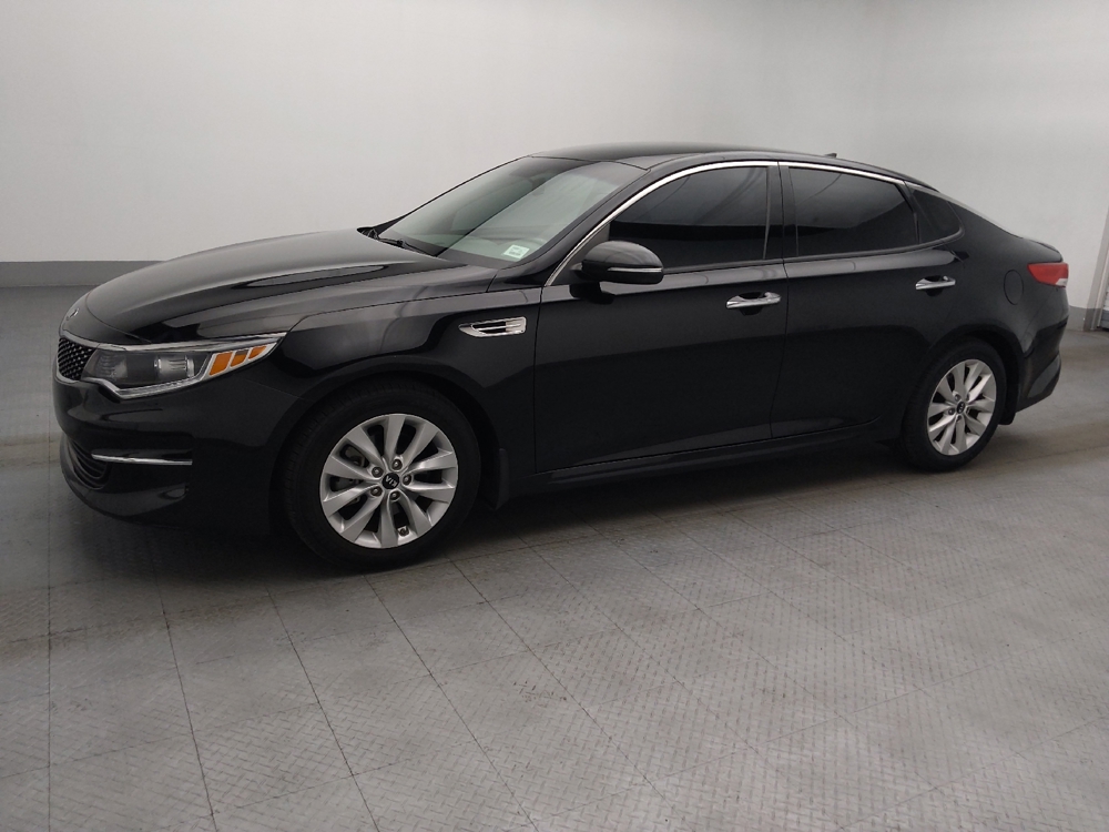 kia optima 2018 5XXGU4L38JG241482 image