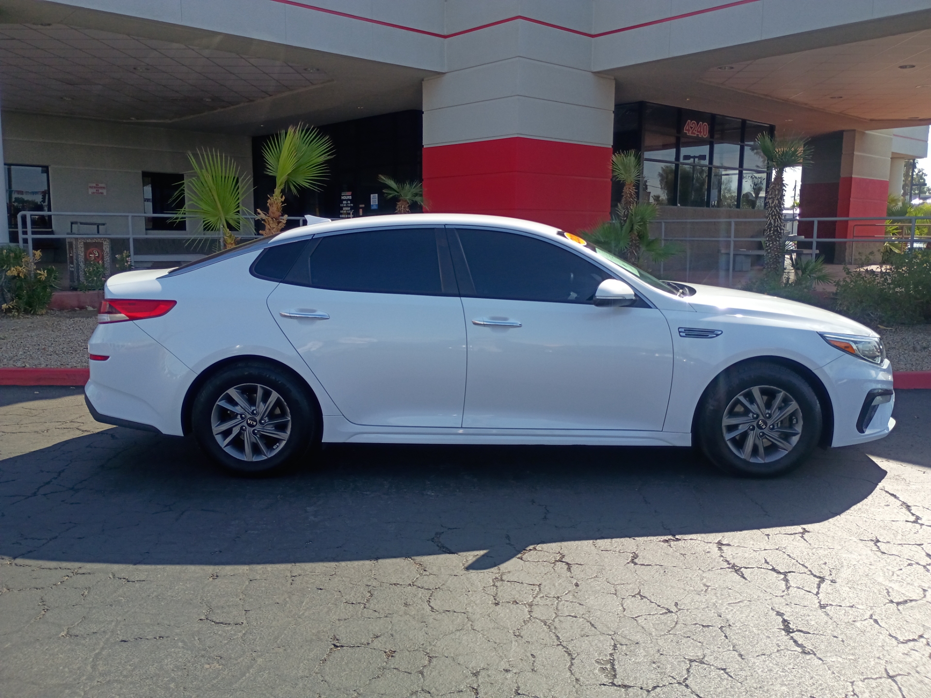 kia optima 2020 5XXGT4L38LG403889 image kia optima 2020 5XXGT4L38LG403889 image