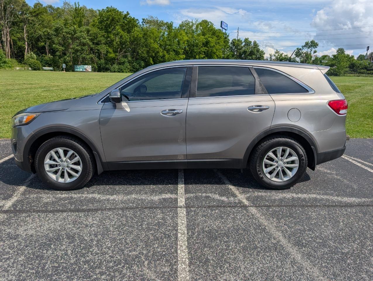 kia sorento 2017 5XYPG4A35HG287528 image kia sorento 2017 5XYPG4A35HG287528 image