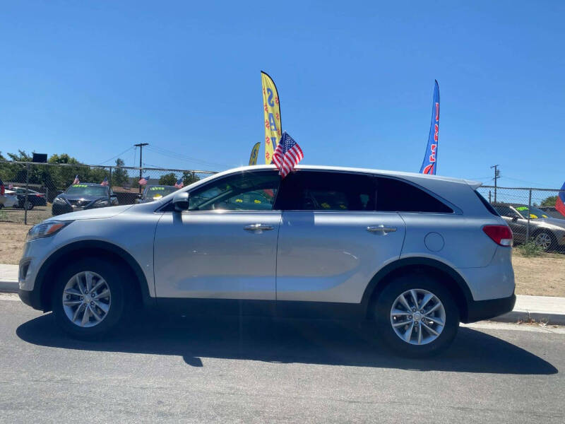 kia sorento 2017 5XYPG4A35HG317837 image kia sorento 2017 5XYPG4A35HG317837 image
