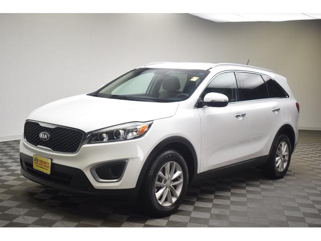 kia sorento 2017 5XYPG4A50HG219655 image kia sorento 2017 5XYPG4A50HG219655 image