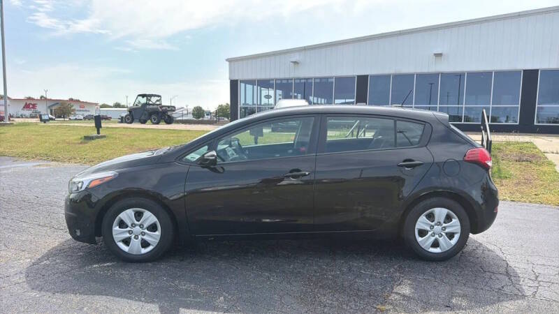 kia forte5 2017 KNAFK5A8XH5697386 image kia forte5 2017 KNAFK5A8XH5697386 image