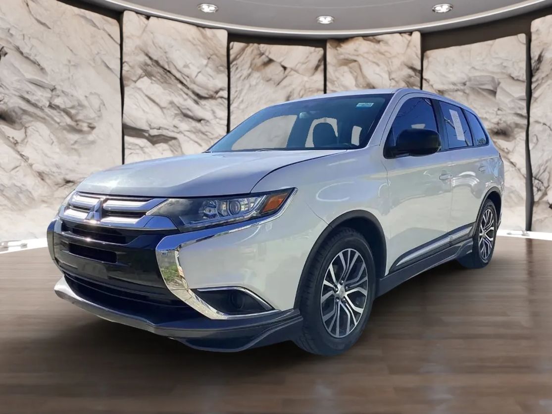mitsubishi outlander 2018 JA4AD2A39JZ055938 image