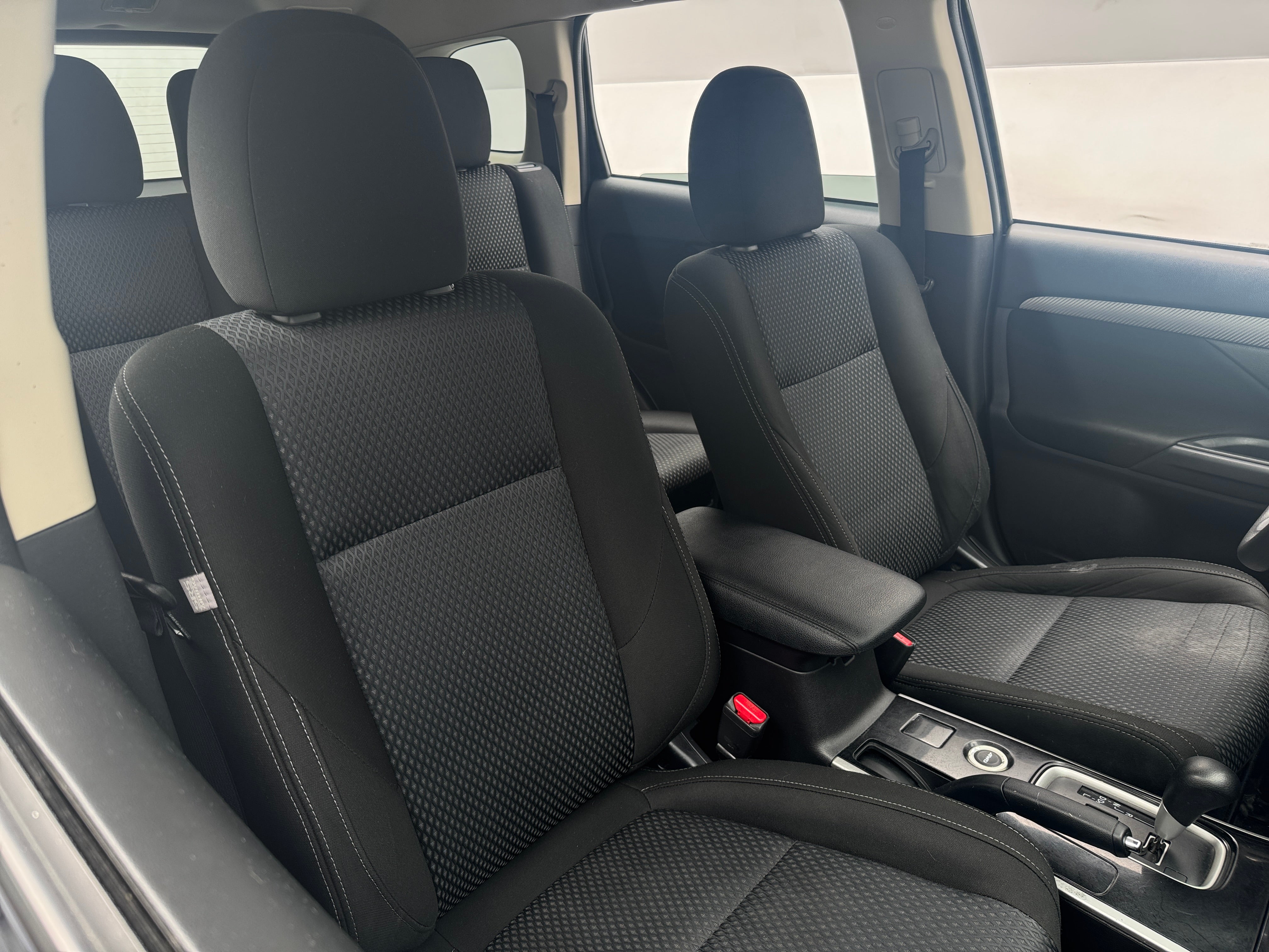 mitsubishi outlander 2018 JA4AZ3A30JJ003460 image mitsubishi outlander 2018 JA4AZ3A30JJ003460 image