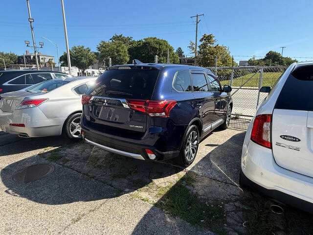 mitsubishi outlander 2018 JA4AD2A35JZ052406 image mitsubishi outlander 2018 JA4AD2A35JZ052406 image