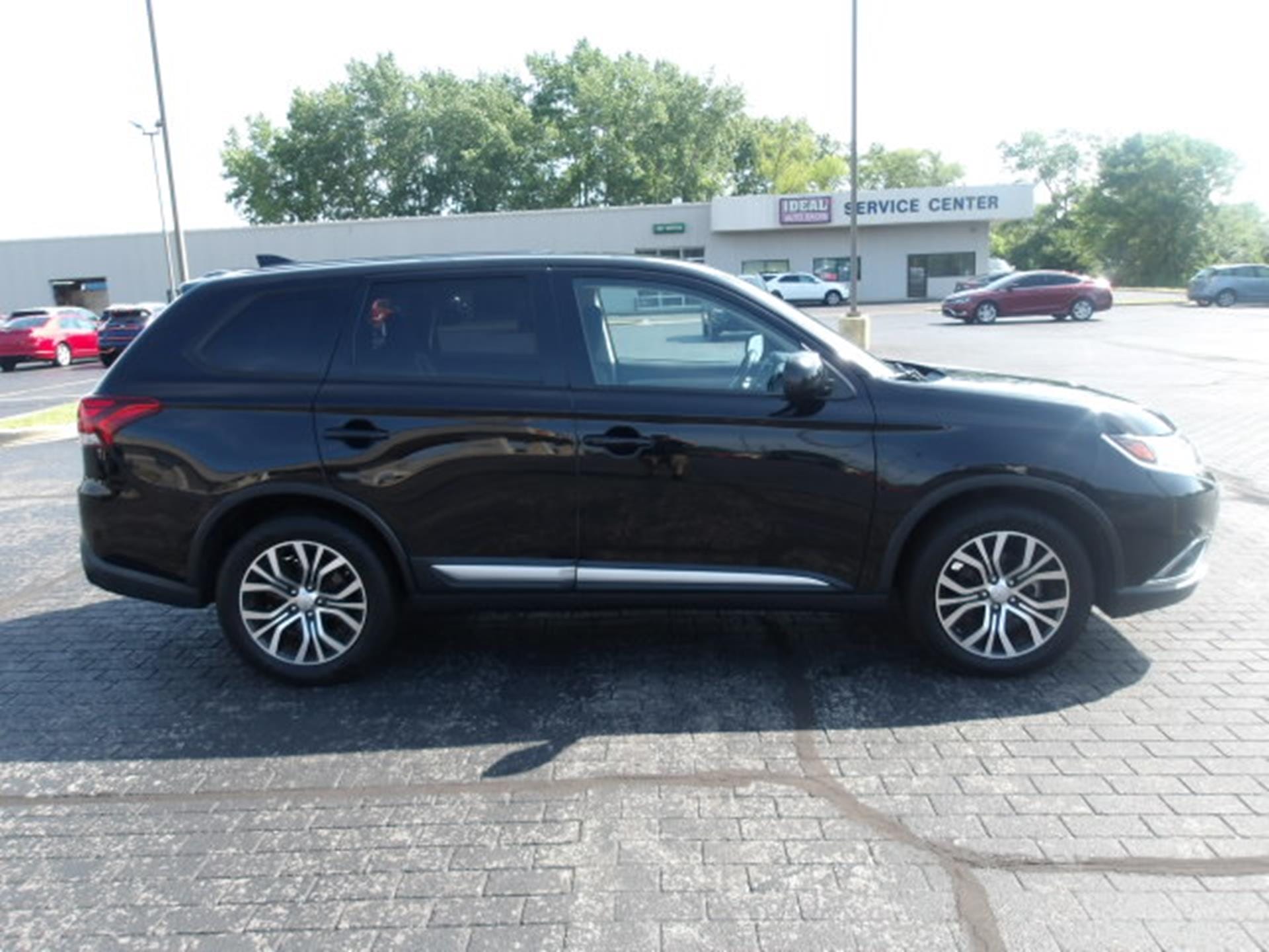 mitsubishi outlander 2017 JA4AD2A31HZ018067 image mitsubishi outlander 2017 JA4AD2A31HZ018067 image