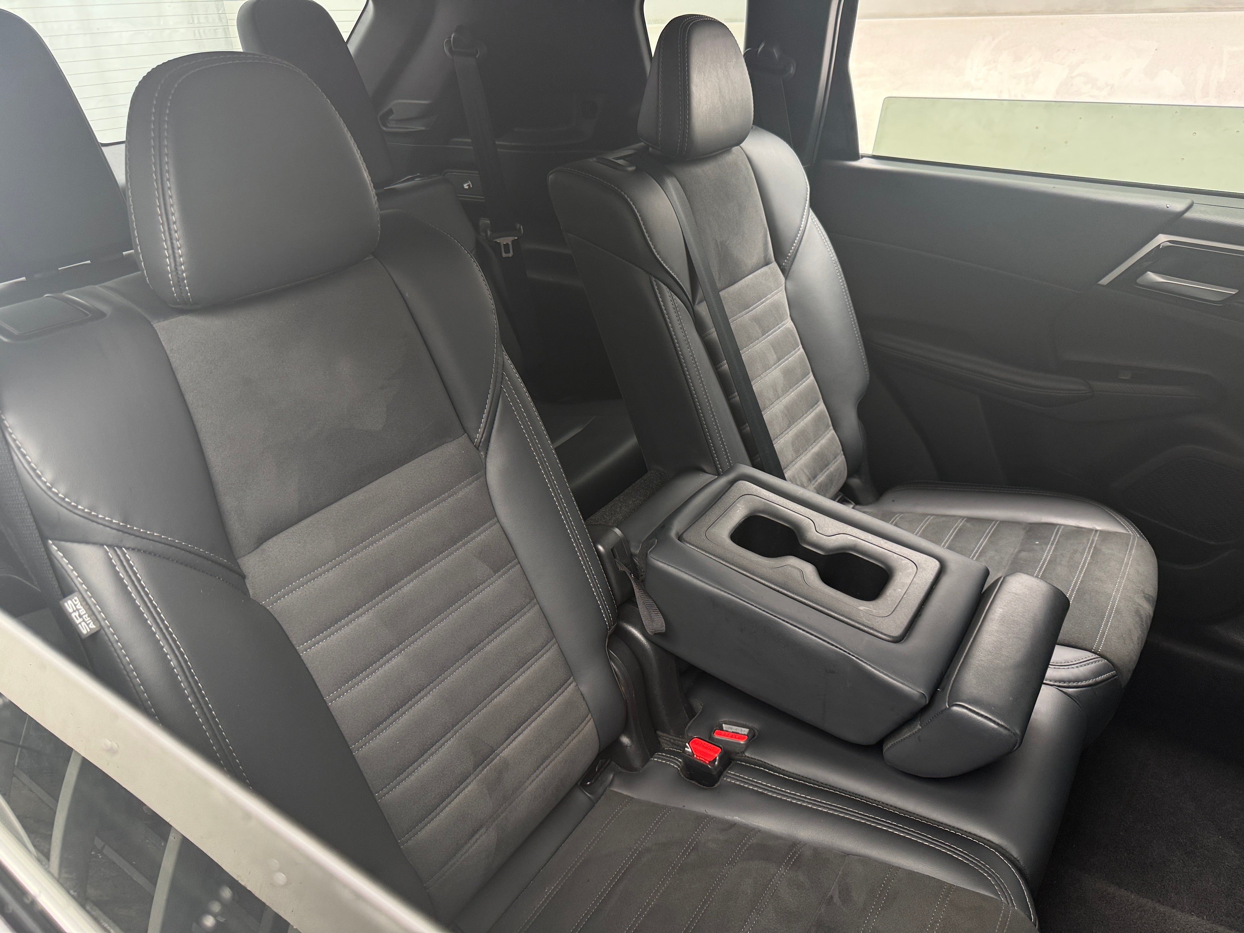 mitsubishi outlander 2024 JA4J3VA81RZ039115 image mitsubishi outlander 2024 JA4J3VA81RZ039115 image