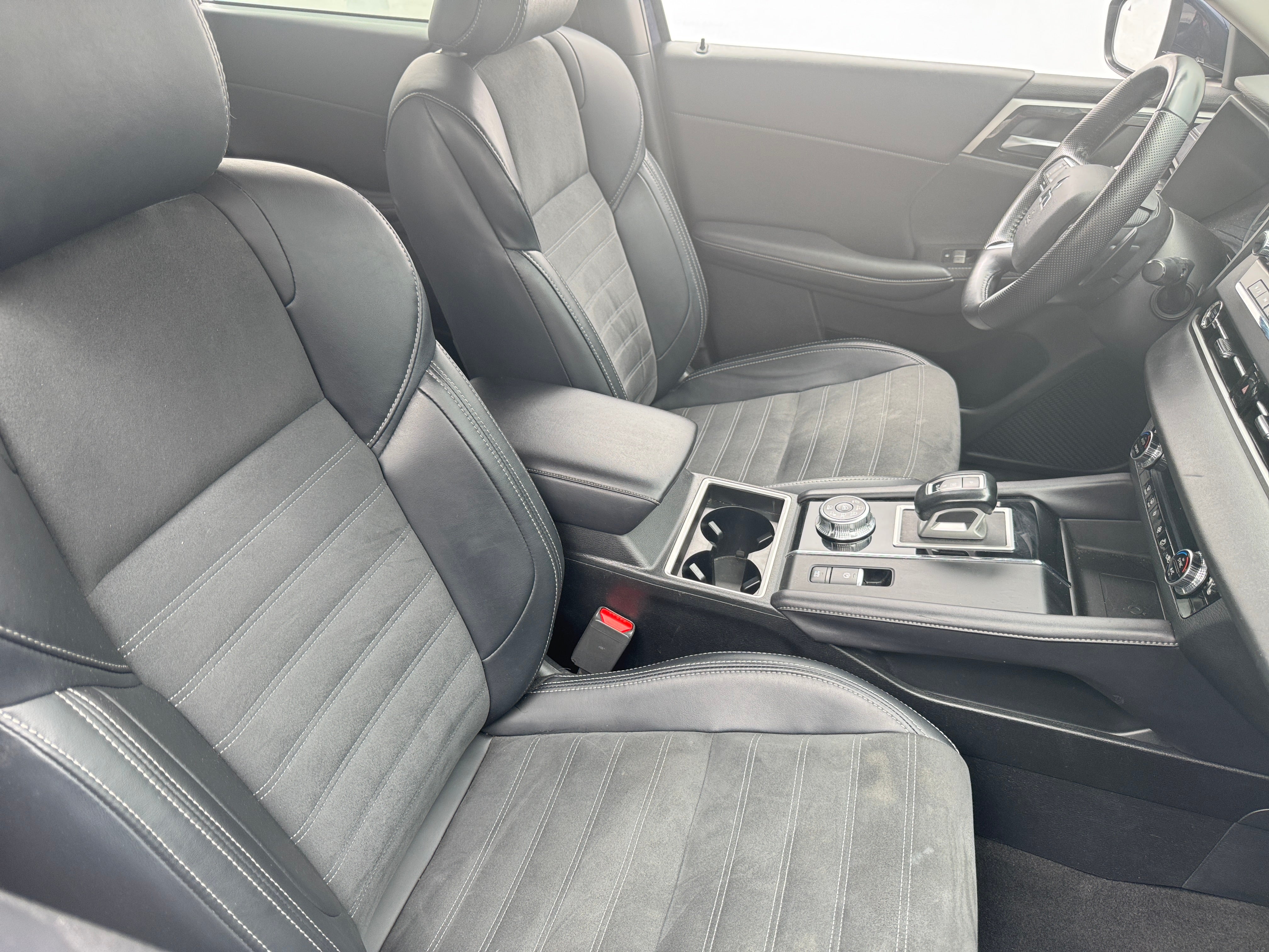 mitsubishi outlander 2024 JA4J4VA84RZ069836 image mitsubishi outlander 2024 JA4J4VA84RZ069836 image