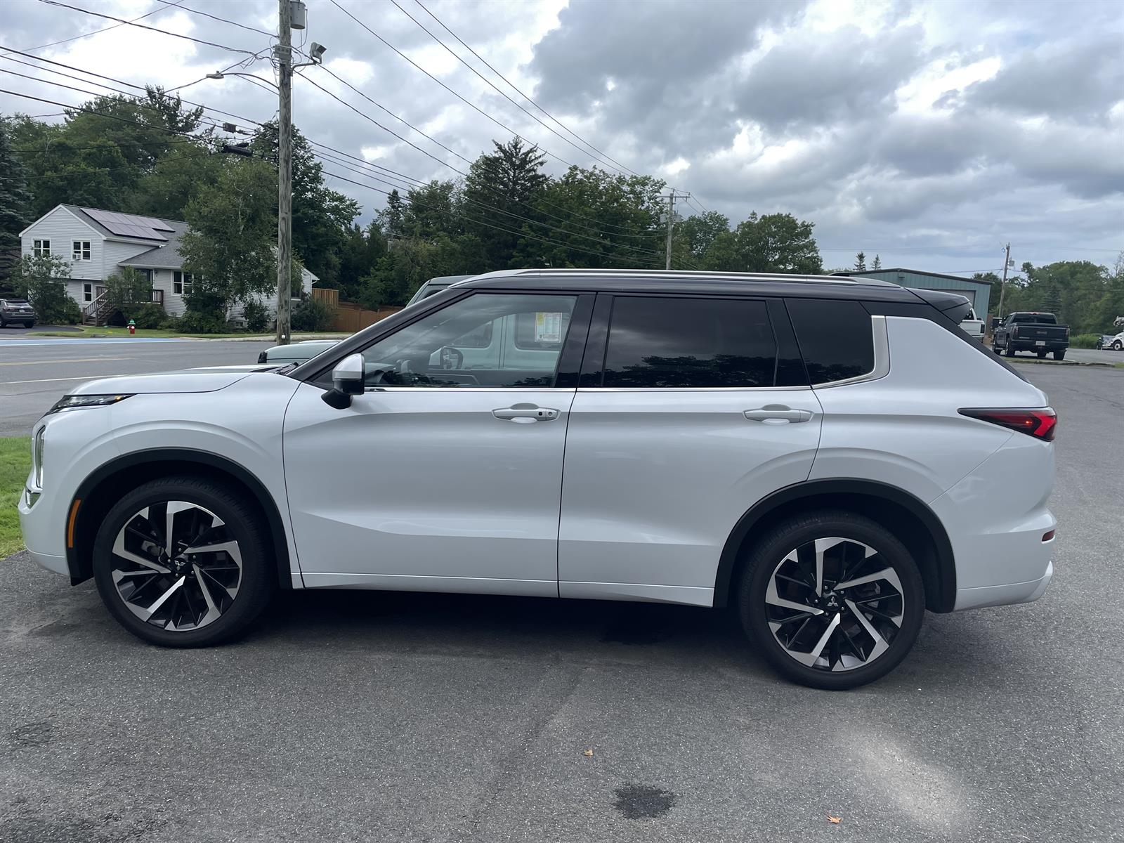 mitsubishi outlander 2024 JA4J4WA80RZ062615 image mitsubishi outlander 2024 JA4J4WA80RZ062615 image