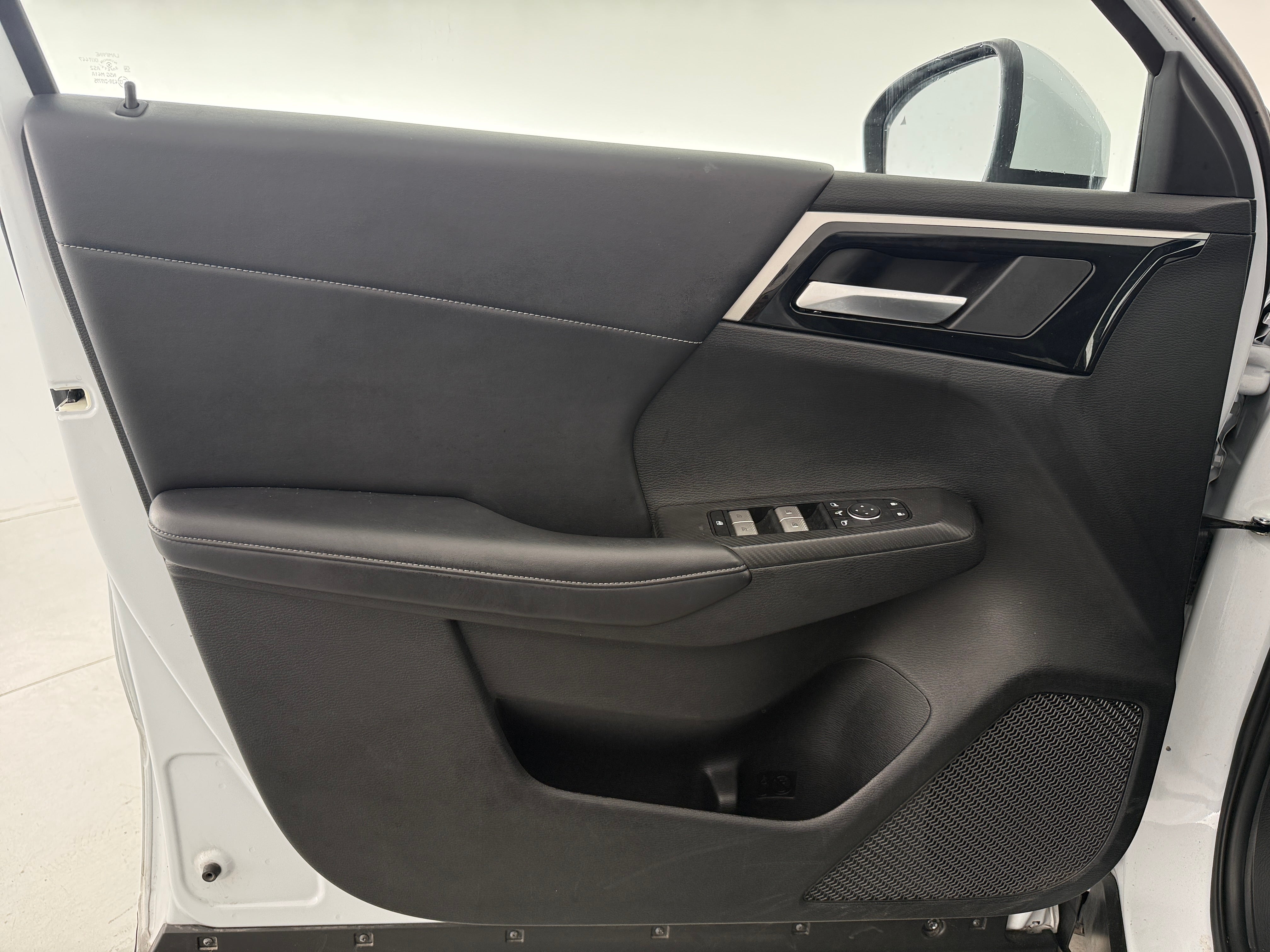 mitsubishi outlander 2024 JA4J3VA86RZ046321 image mitsubishi outlander 2024 JA4J3VA86RZ046321 image