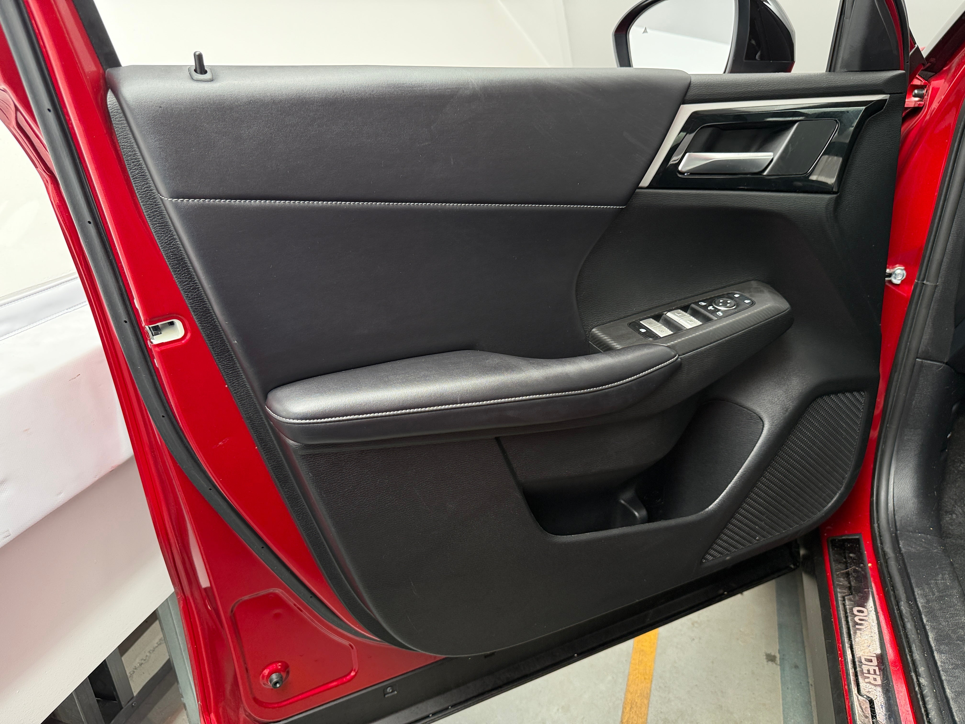 mitsubishi outlander 2024 JA4J4VA82RZ072430 image mitsubishi outlander 2024 JA4J4VA82RZ072430 image