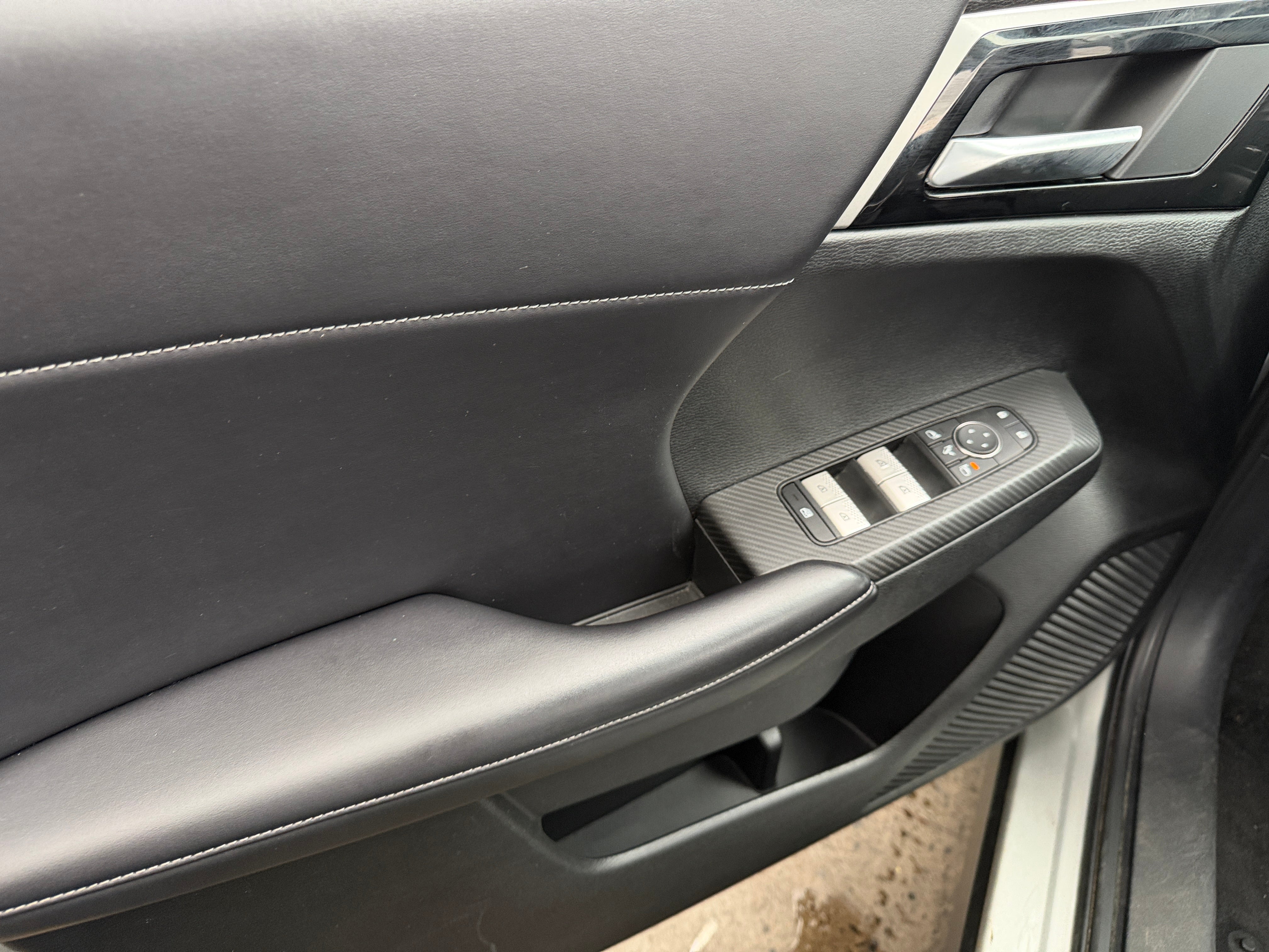 mitsubishi outlander 2024 JA4J3VA85RZ063983 image mitsubishi outlander 2024 JA4J3VA85RZ063983 image