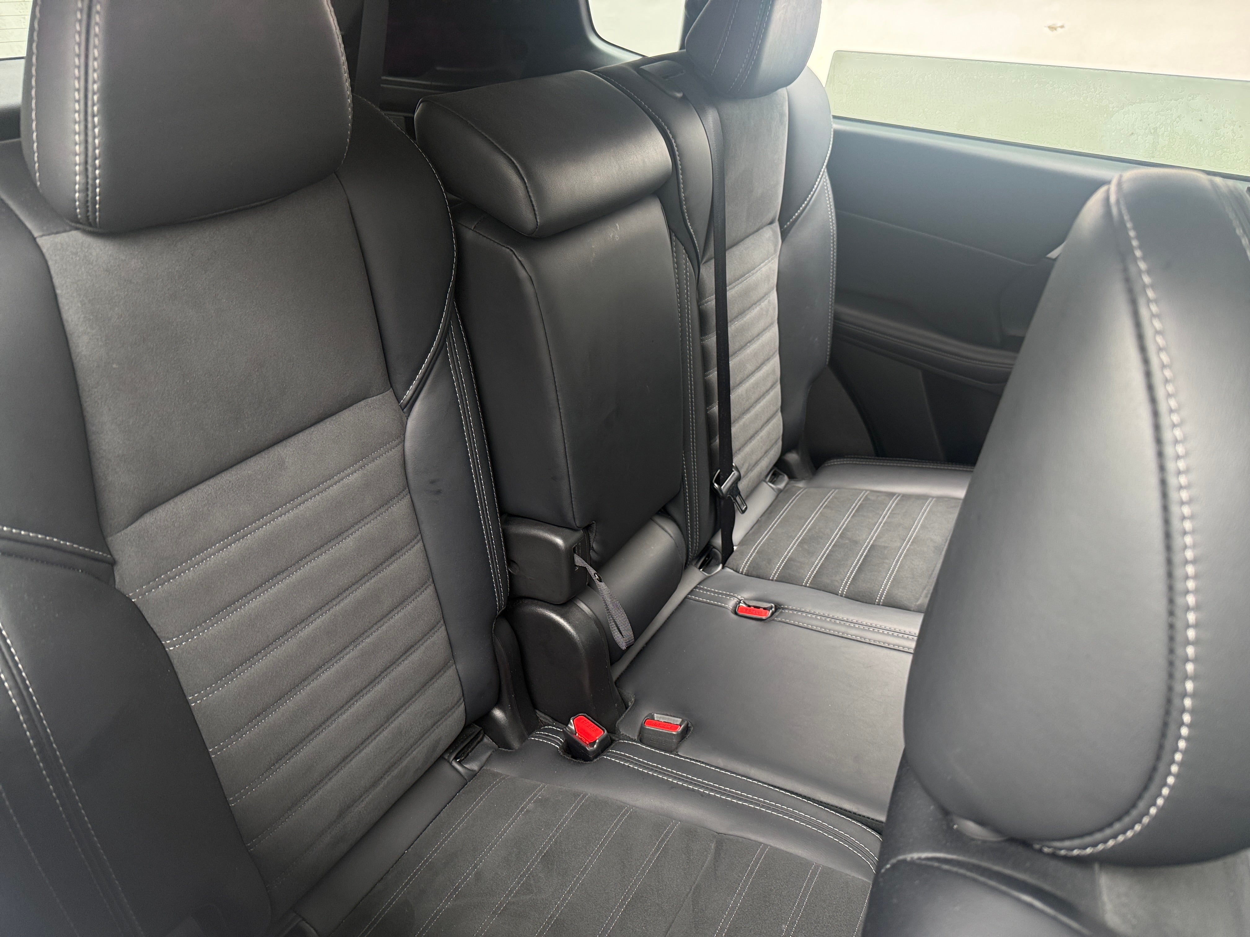 mitsubishi outlander 2024 JA4J3VA83RZ073010 image mitsubishi outlander 2024 JA4J3VA83RZ073010 image