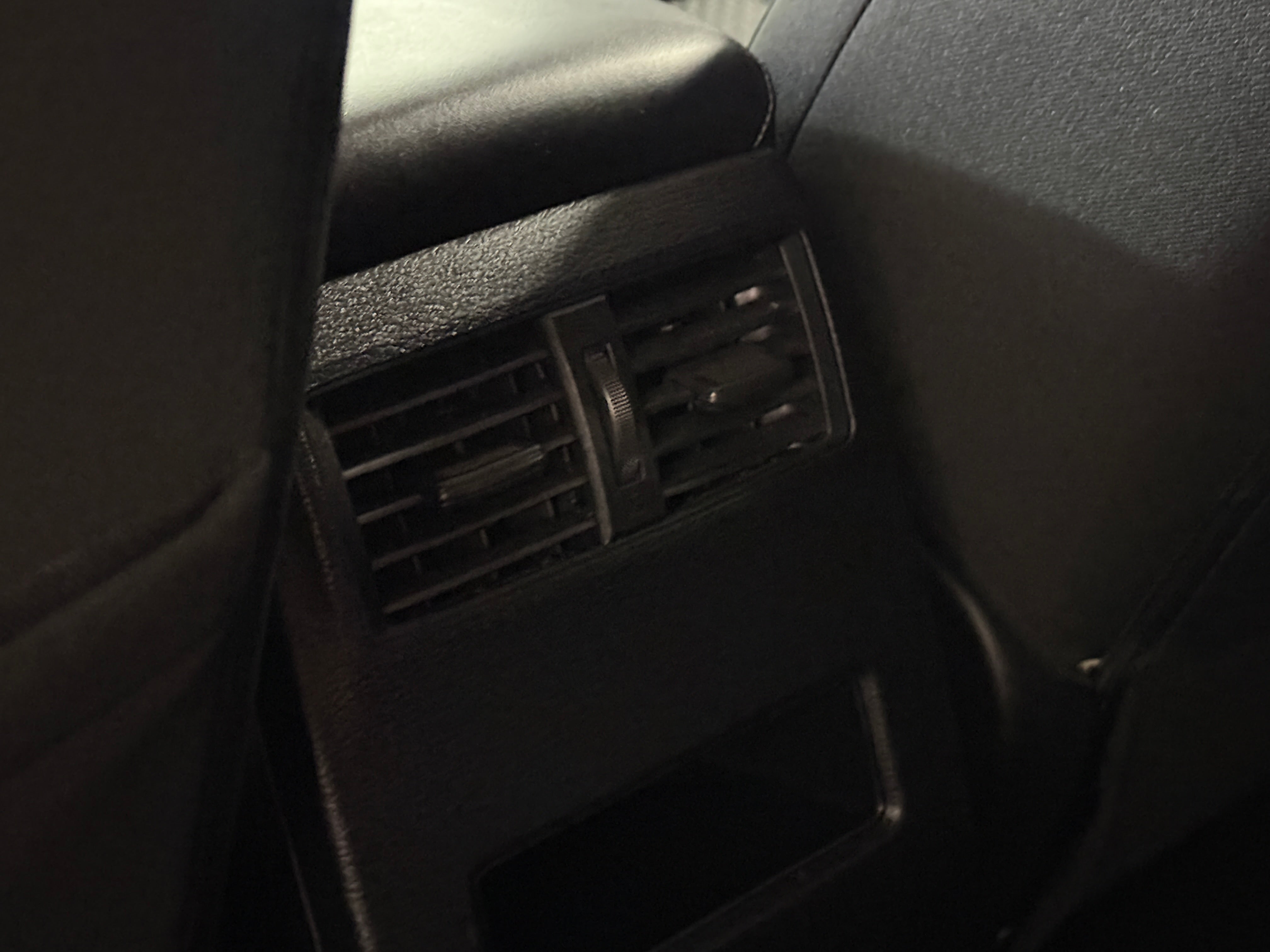 mitsubishi outlander 2024 JA4J4UA82RZ032374 image mitsubishi outlander 2024 JA4J4UA82RZ032374 image