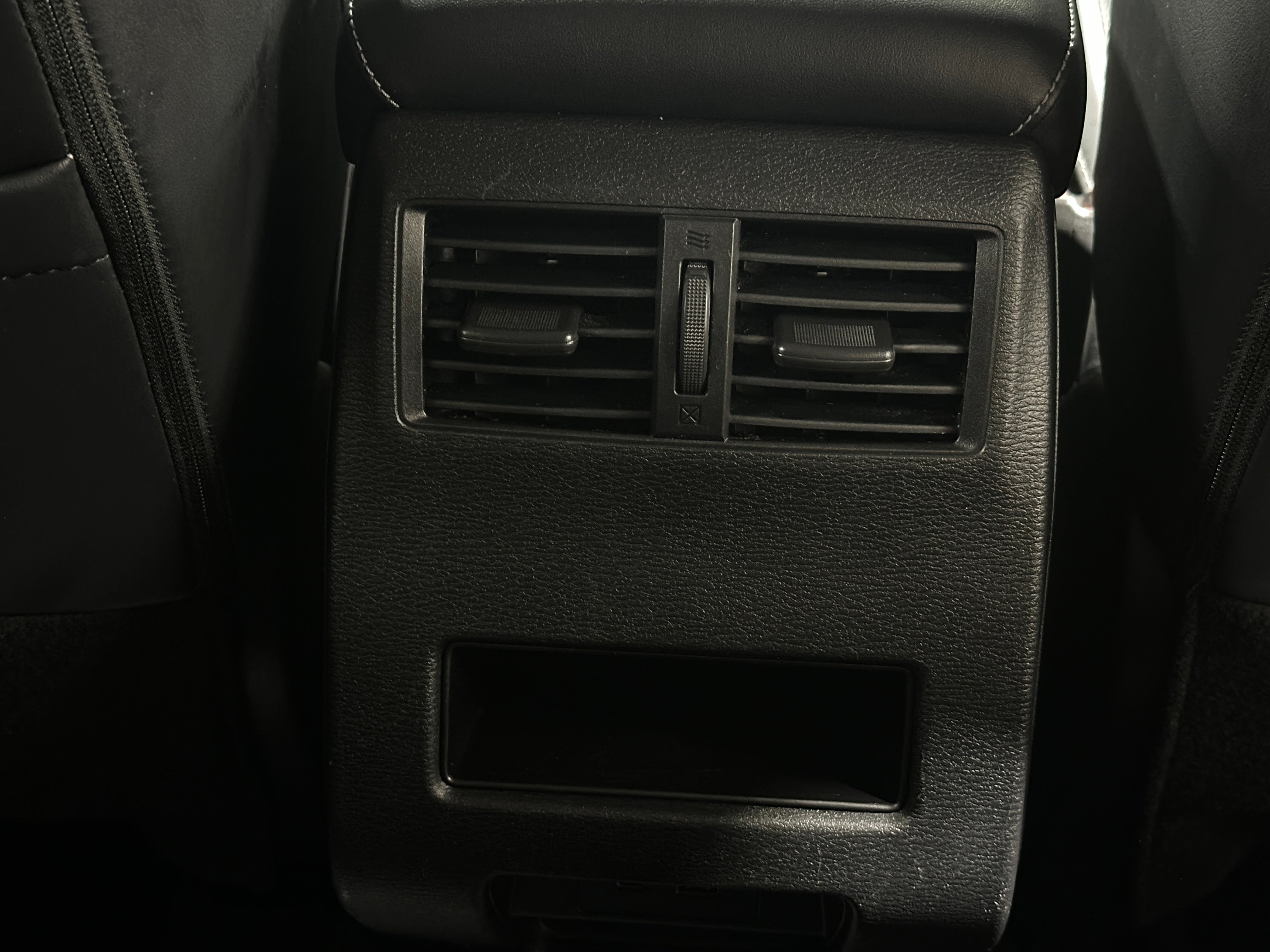 mitsubishi outlander 2024 JA4J3VA89RZ068992 image mitsubishi outlander 2024 JA4J3VA89RZ068992 image