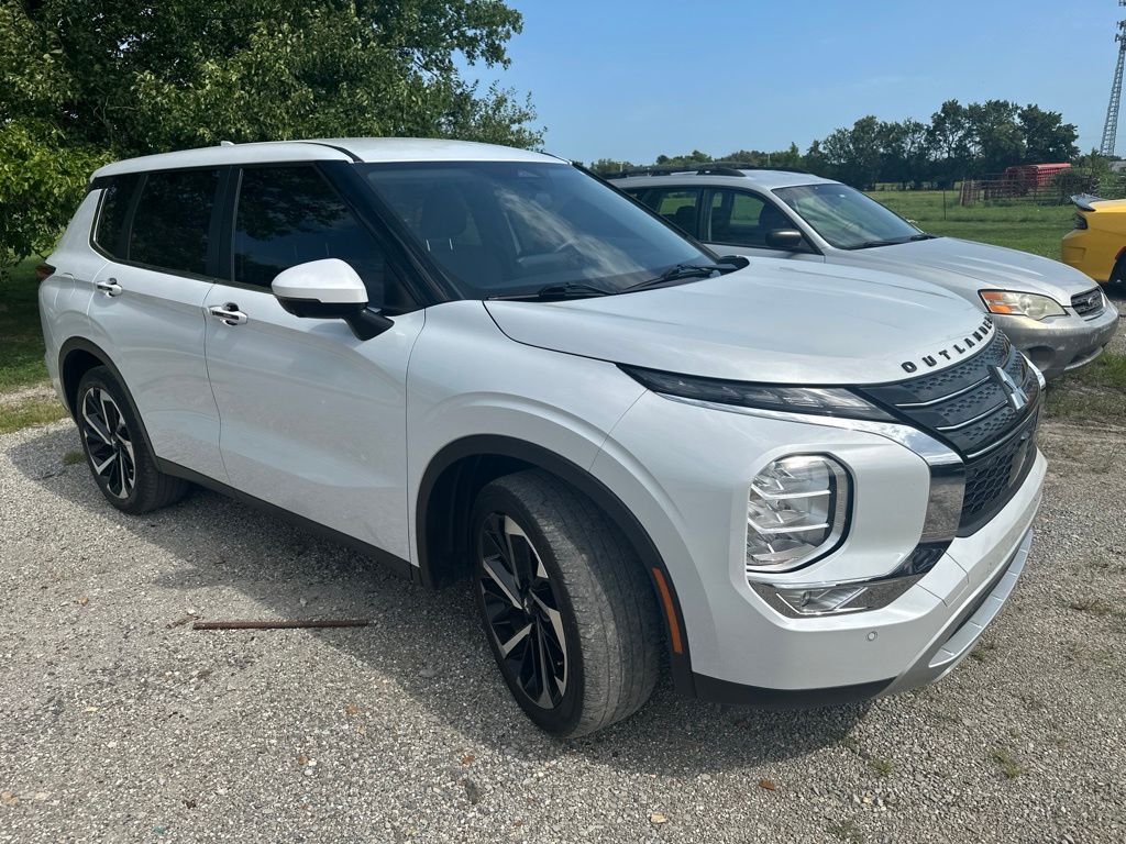 mitsubishi outlander 2024 JA4J3VA87RZ058073 image mitsubishi outlander 2024 JA4J3VA87RZ058073 image