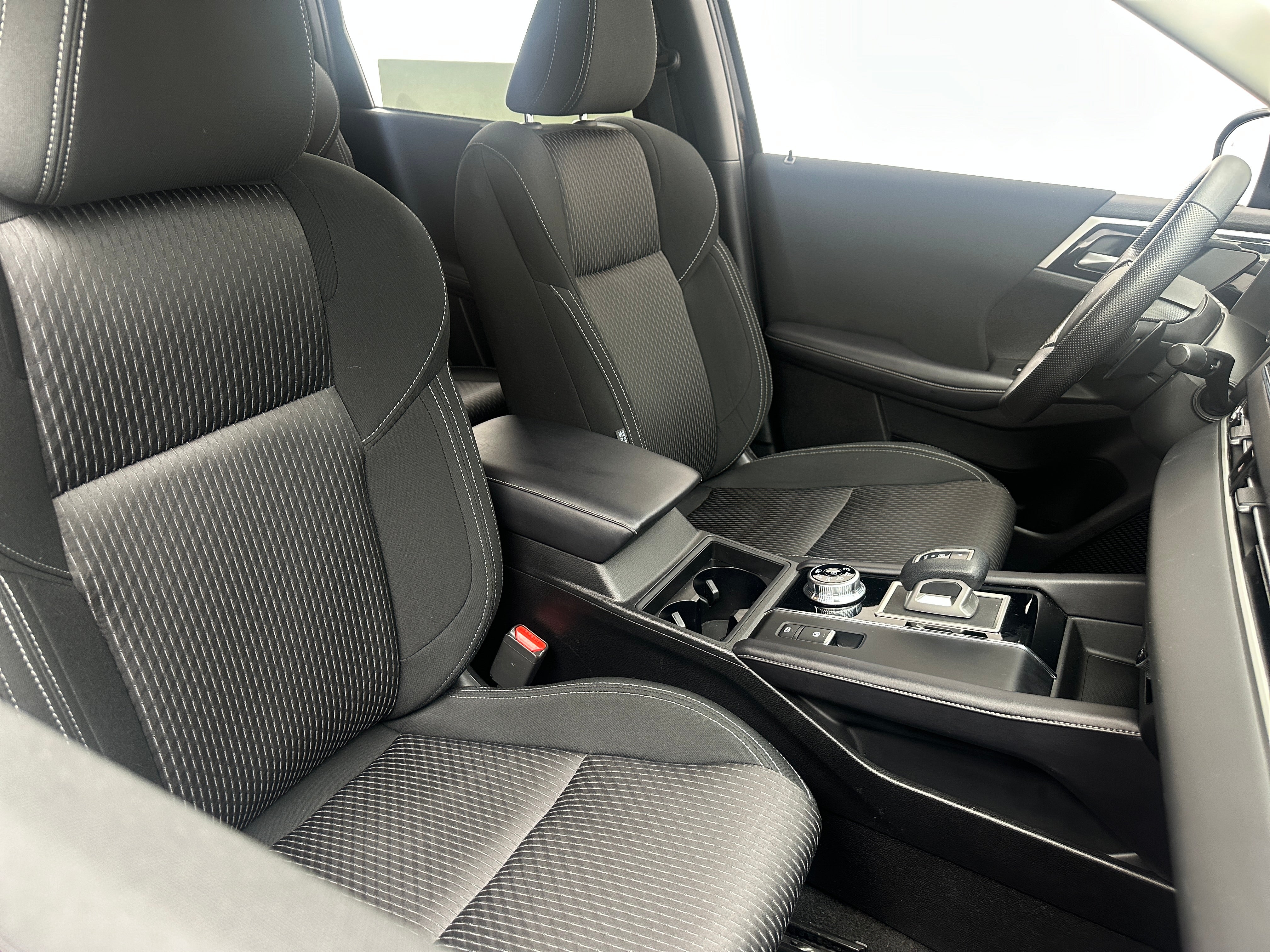 mitsubishi outlander 2024 JA4J4UA85RZ074070 image mitsubishi outlander 2024 JA4J4UA85RZ074070 image