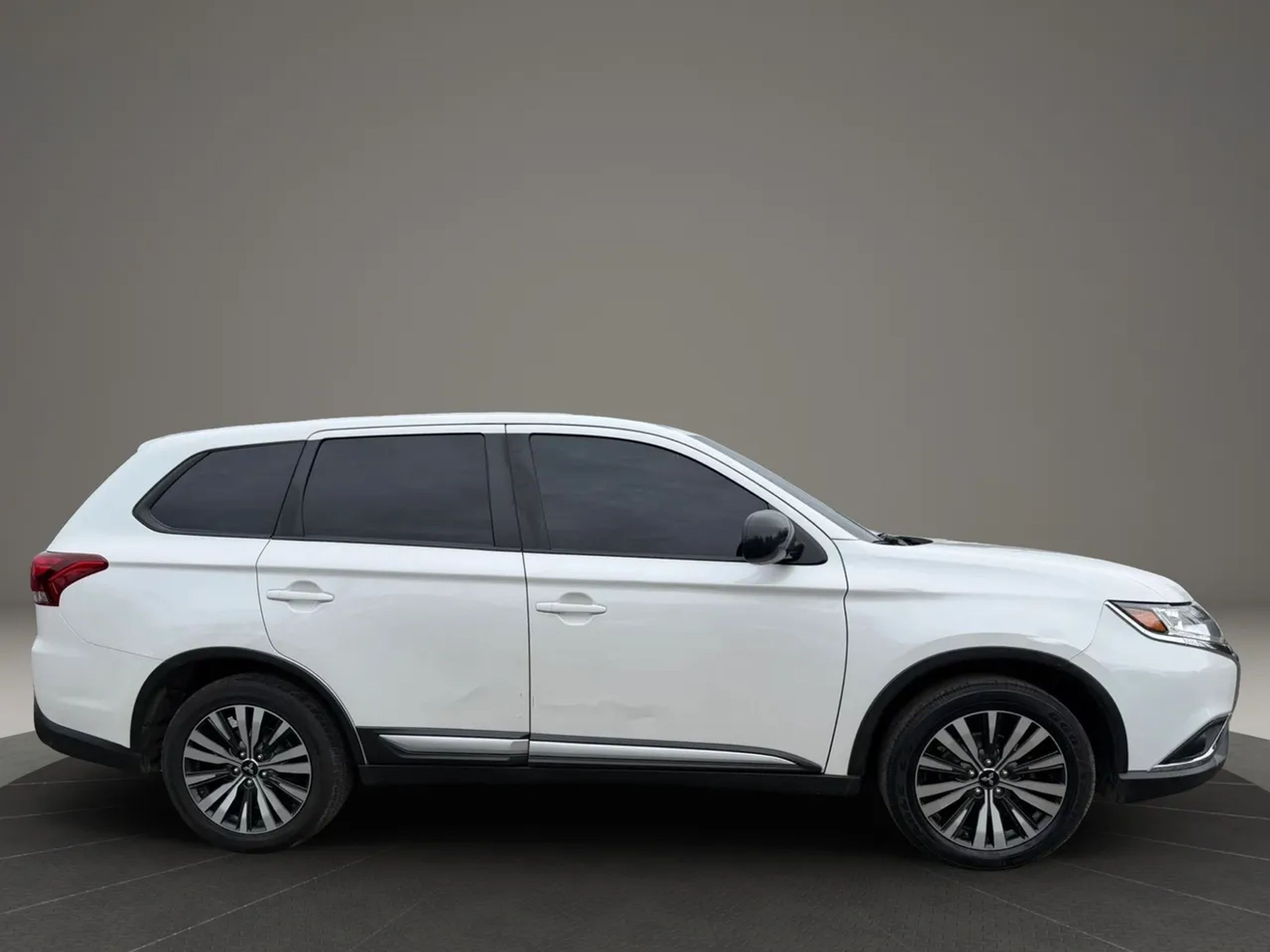 mitsubishi outlander 2020 JA4AD2A39LZ039404 image mitsubishi outlander 2020 JA4AD2A39LZ039404 image